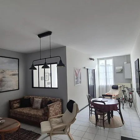 Calme Pet-friendly - 3 Pers. - Fr-1-879-40 * Rochefort (Charente-Maritime)