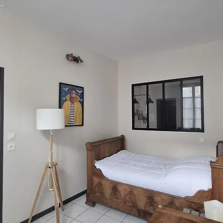 Calme Pet-friendly - 3 Pers. - Fr-1-879-40 Rochefort (Charente-Maritime)