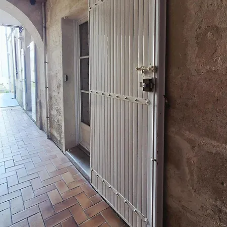 Calme Pet-friendly - 3 Pers. - Fr-1-879-40 * Rochefort (Charente-Maritime)